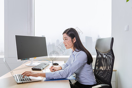 上海婚姻调查取证公司：男人拥有婚外情困扰该如何处理？