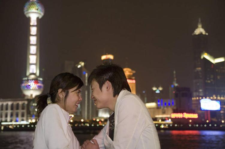 上海婚外情调查公司：父母离婚孩子给男方女方还要交抚养费吗？
