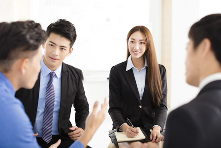 上海市侦探：婚姻的开始总是幸福的